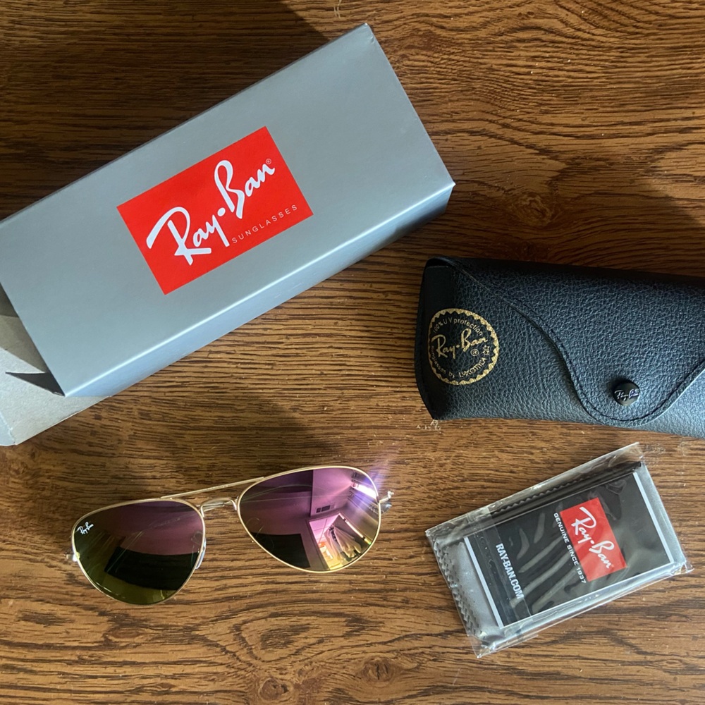 Brand New Ray-Ban Aviator Sunglasses w/ Gold Frames Purple Lens